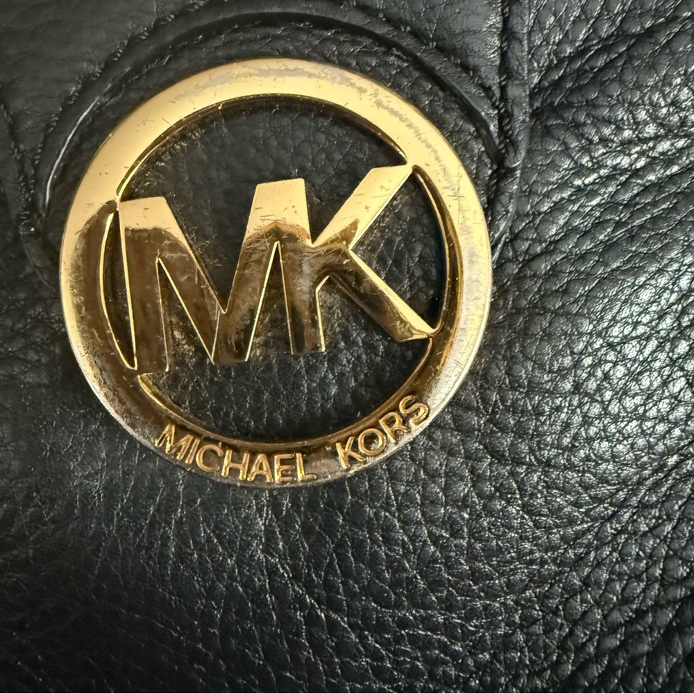 Michael Kors Black Crossbody Bag w/Built in Wallet & Gold Logo & Hardware, UGC - Picture 15 of 16